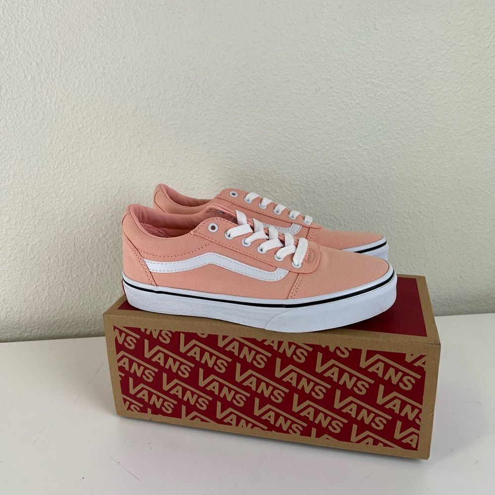 Vans Kids' Ward Low Top Sneaker size 2